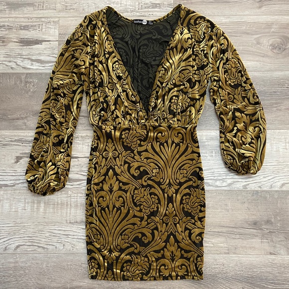 Boohoo Plunge Neckline Dress NWOT - Picture 7 of 7